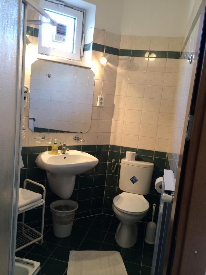 Belle Fleur Panzio Bed and Breakfast Budapest Værelse billede